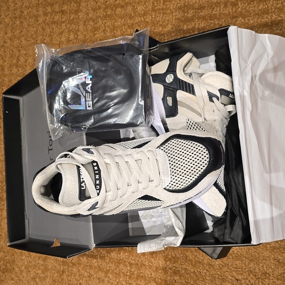 LA Gear Shoes - LA Gear Women's Catapult White x Black Size 7.5